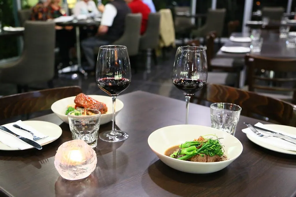 *****  Springfield Lakes Boutique Hotel Australia
