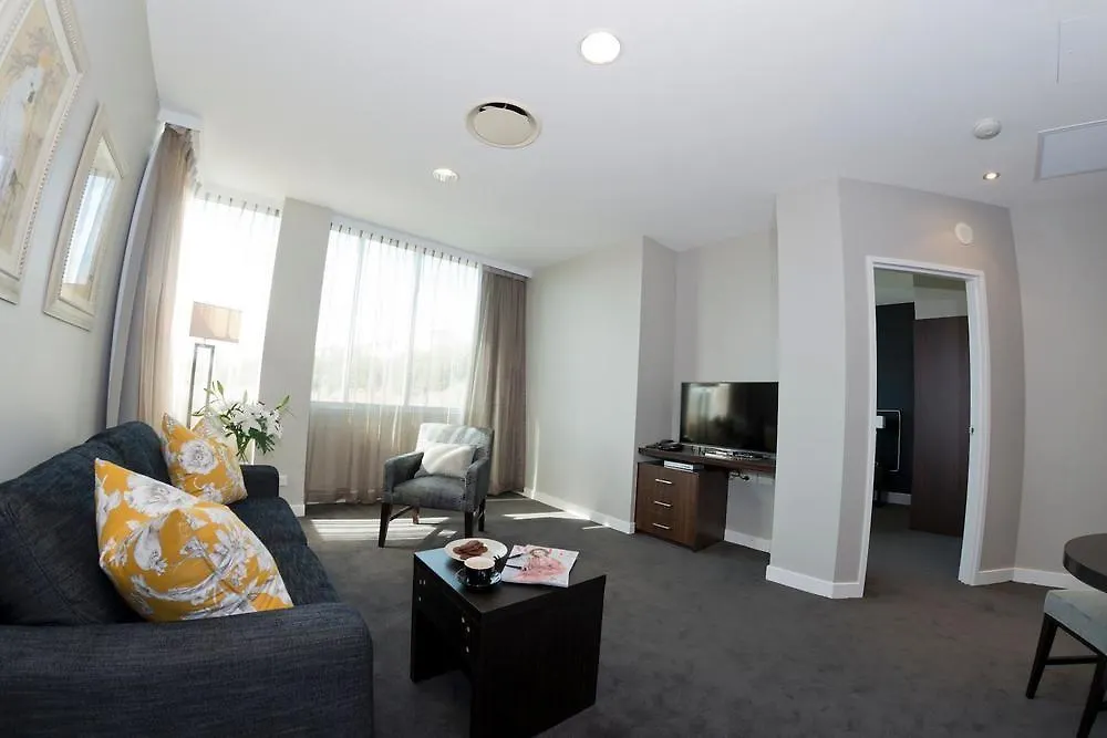 Springfield Lakes Boutique Hotel