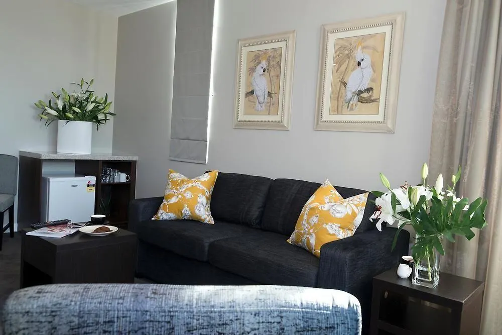 Springfield Lakes Boutique Hotel
