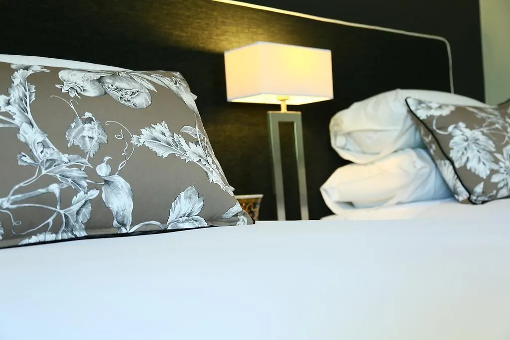 Springfield Lakes Boutique Hotel