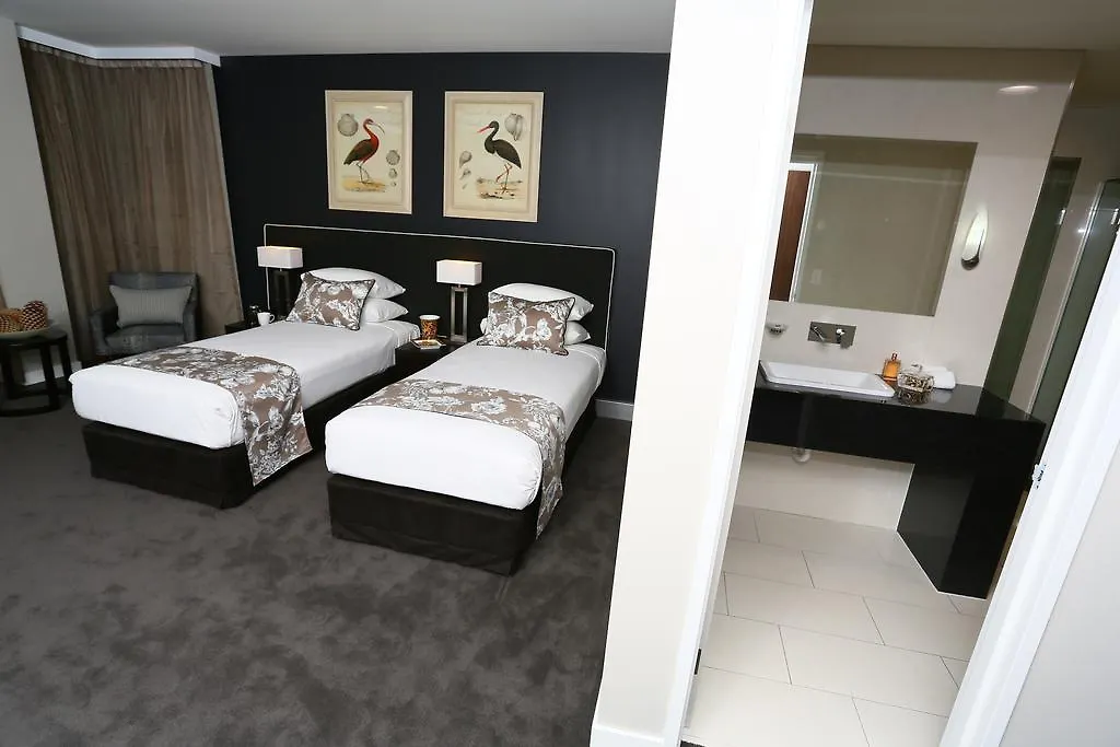 Springfield Lakes Boutique Hotel