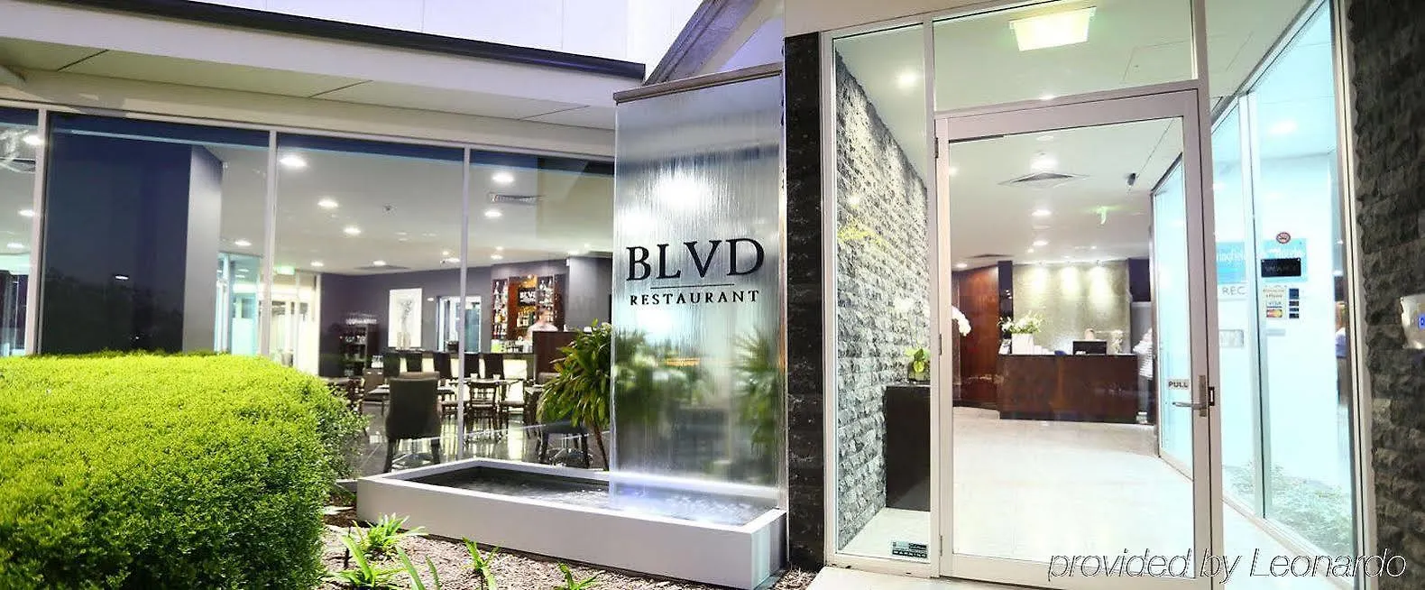 Springfield Lakes Boutique Hotel