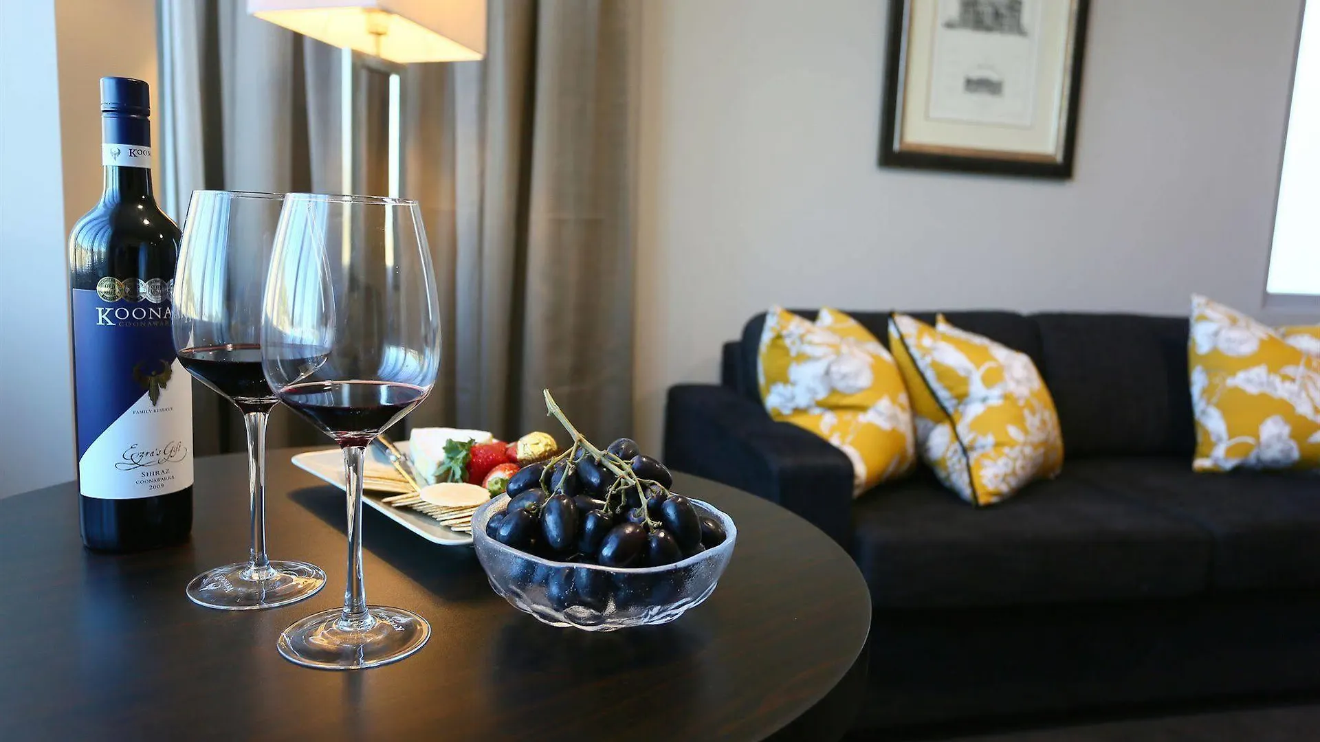 Springfield Lakes Boutique Hotel