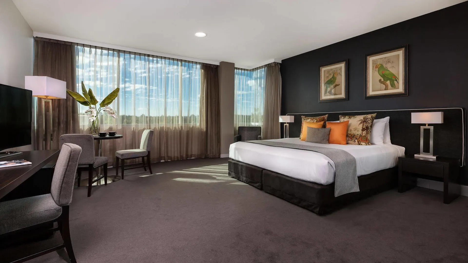 Springfield Lakes Boutique Hotel