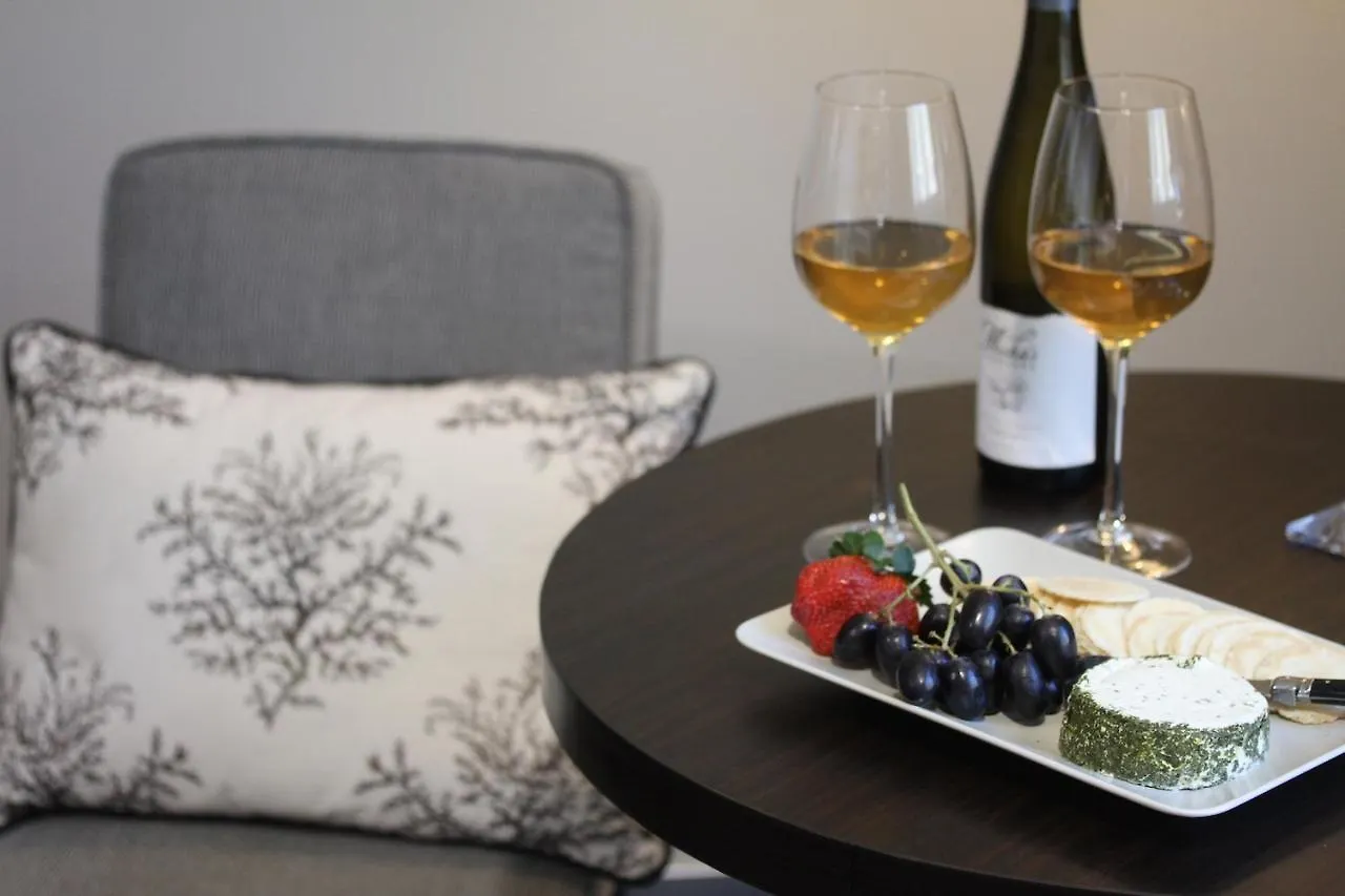 Springfield Lakes Boutique Hotel