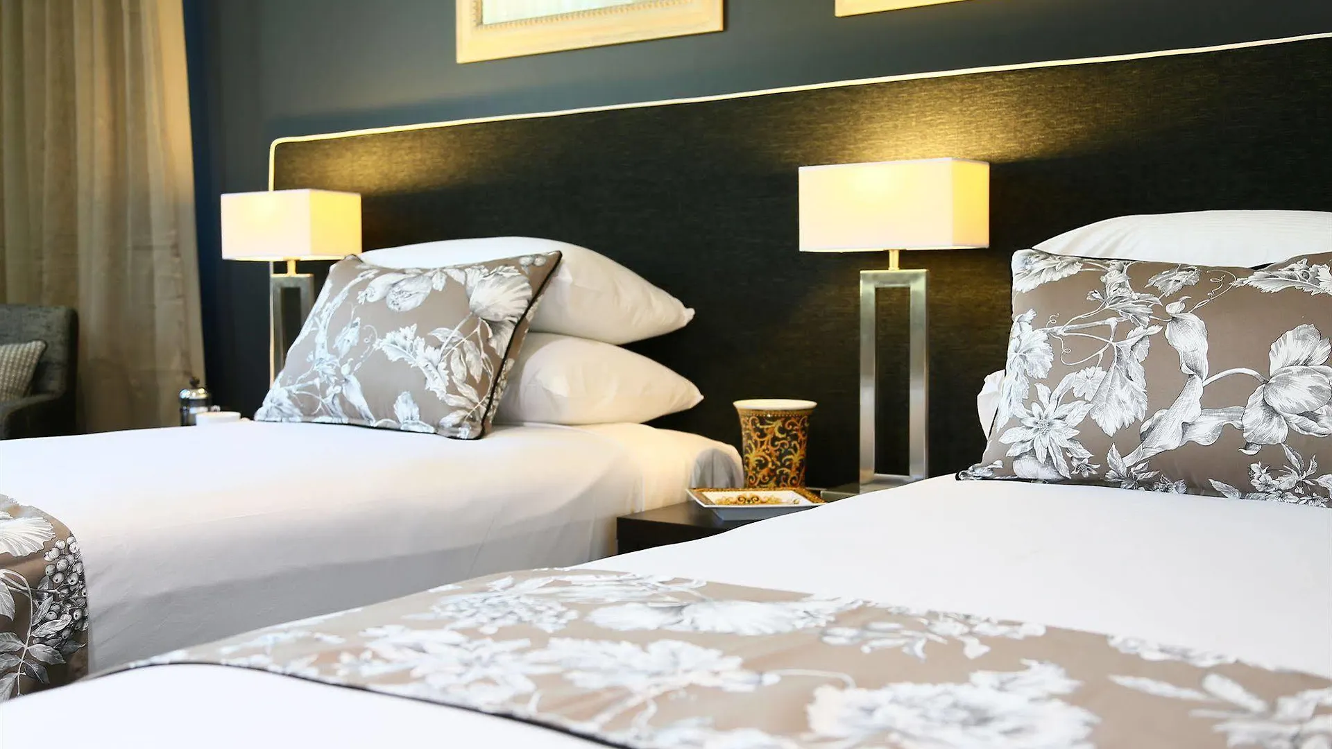 Springfield Lakes Boutique Hotel